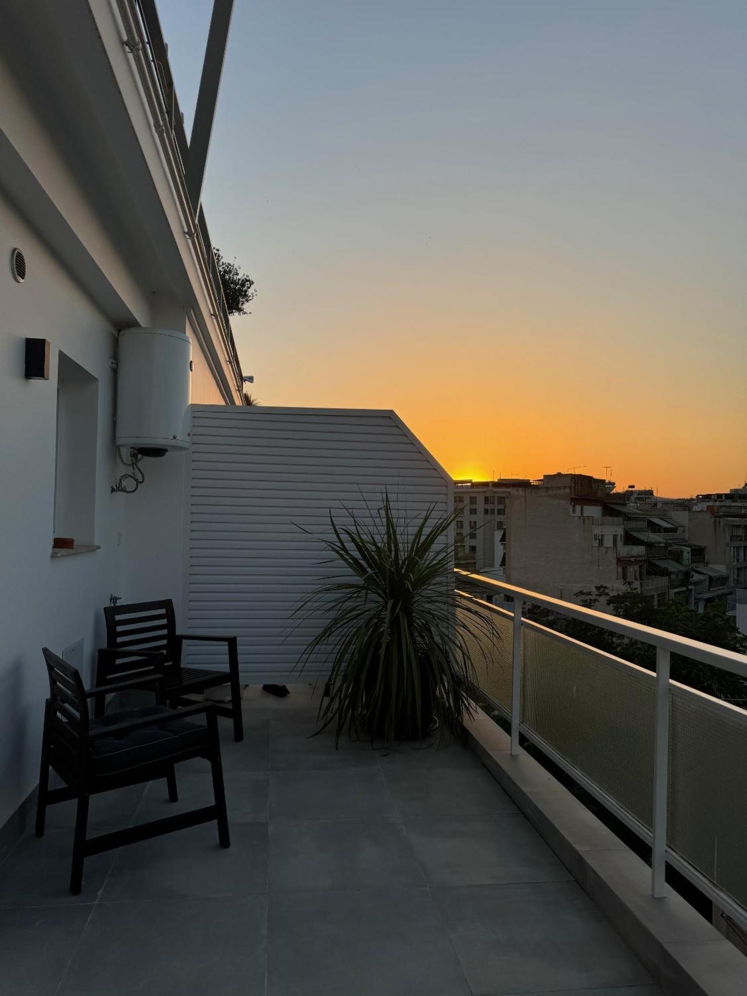 Ikarus Apartment Athens Exterior photo